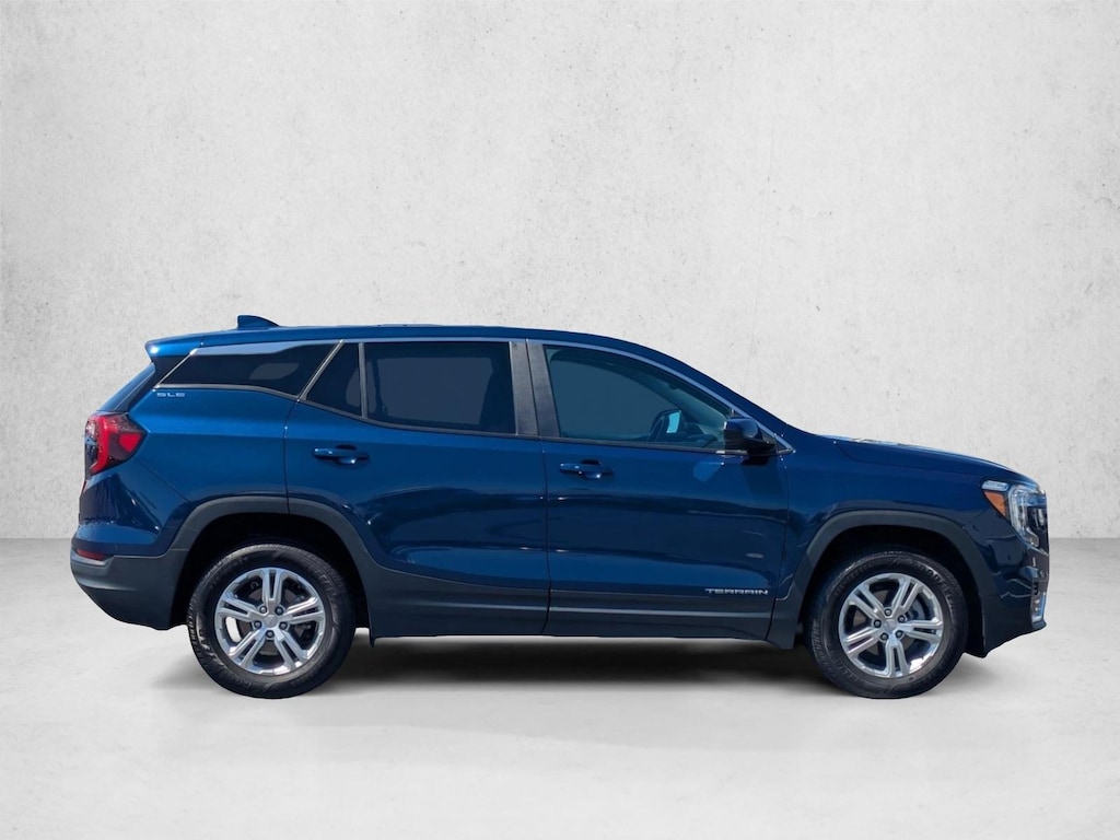 Used 2022 GMC Terrain SLE SUV