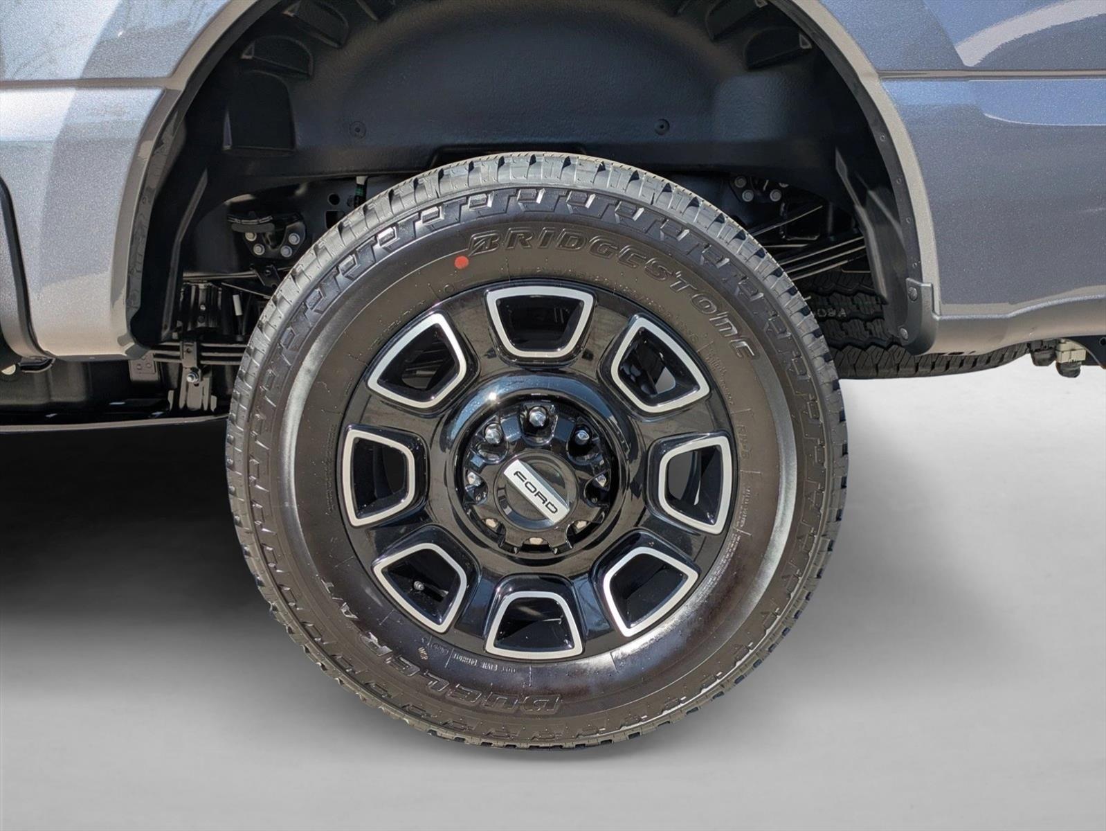 2026 Ford F-250 Super Duty Platinum - Photo 9