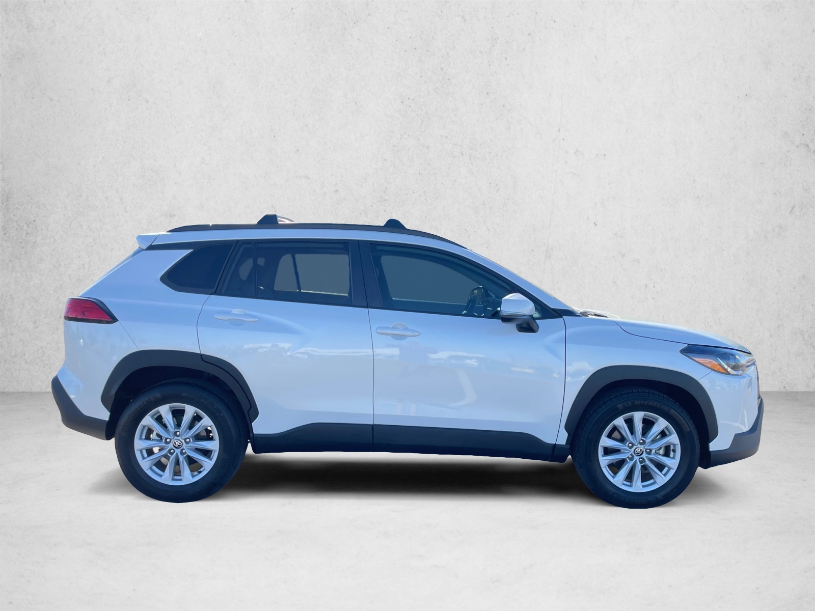 Used 2024 Toyota Corolla Cross LE SUV