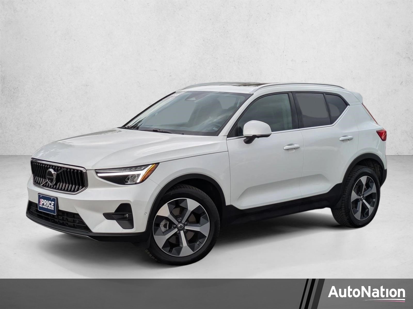 2025 Volvo XC40