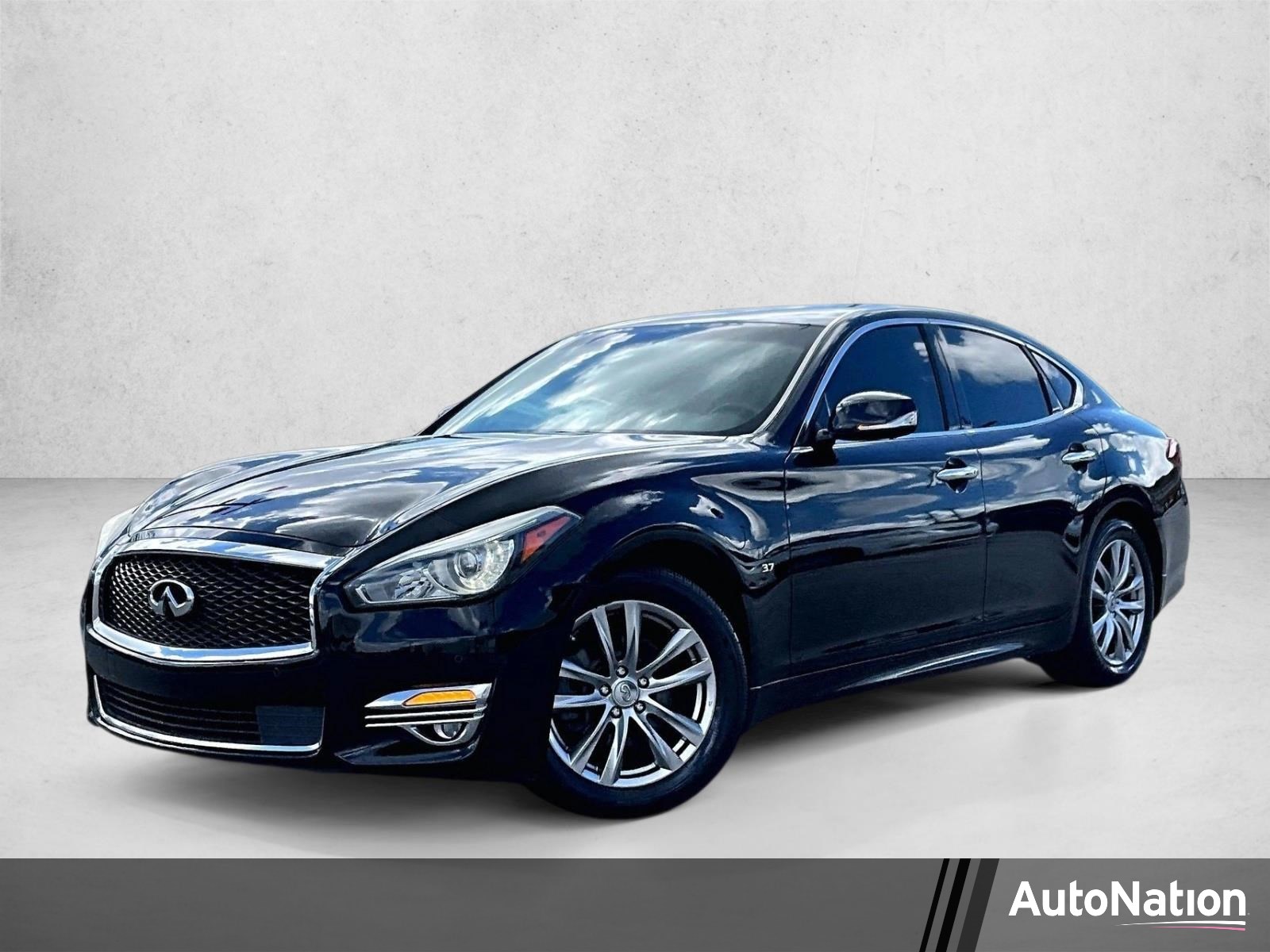 2016 INFINITI Q70
