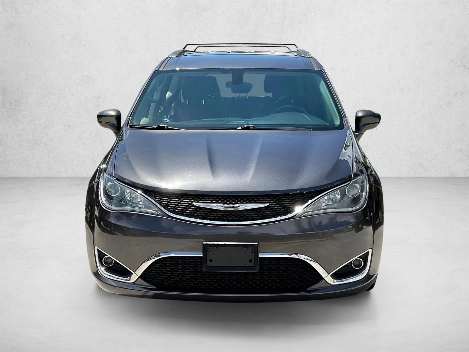 Used 2020 Chrysler Pacifica Touring L Mini-van Passenger