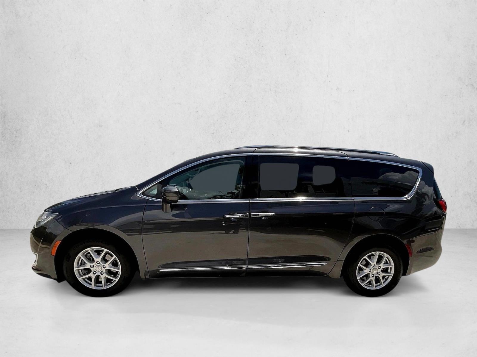 Used 2020 Chrysler Pacifica Touring L Mini-van Passenger