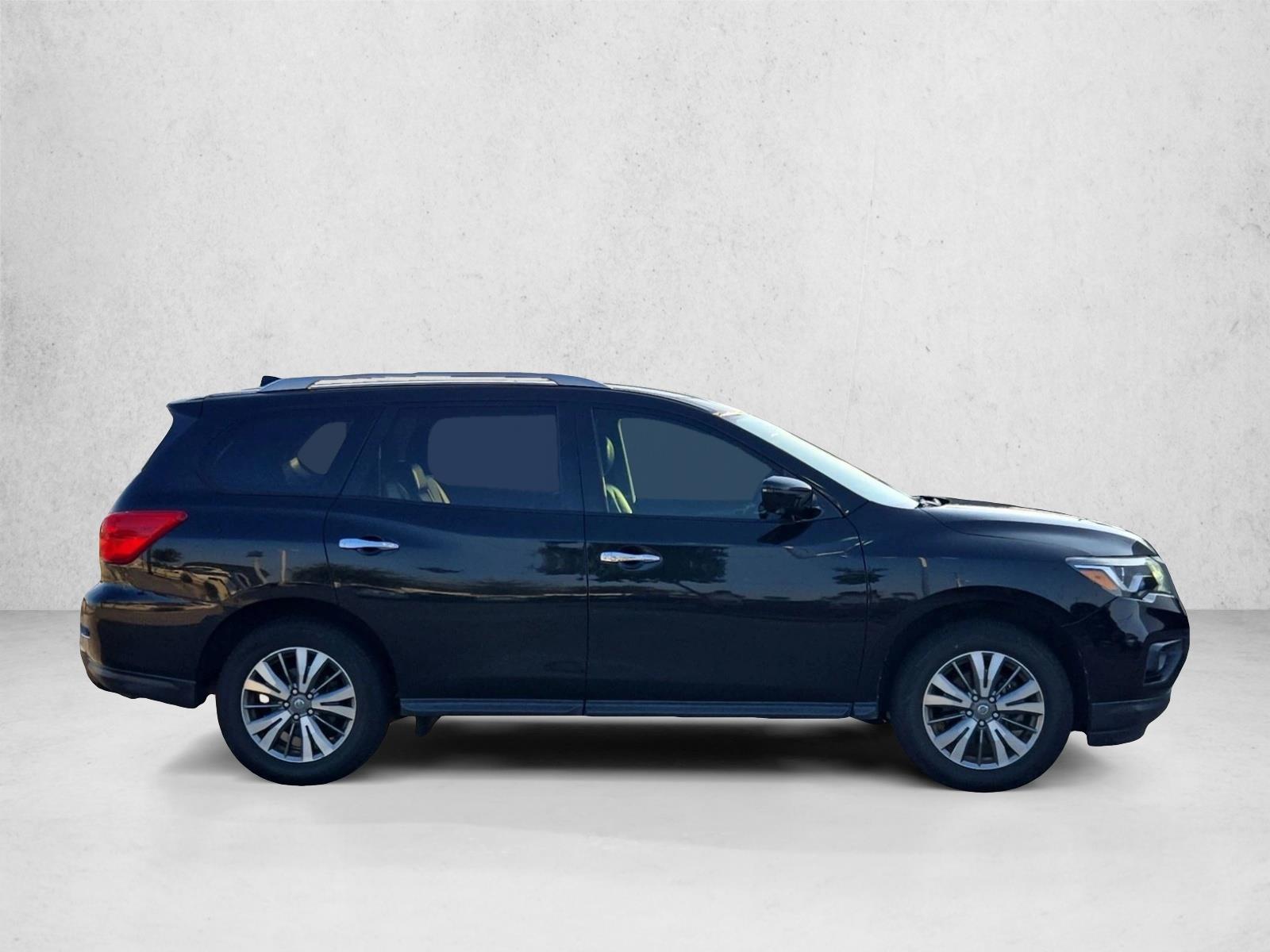 Used 2020 Nissan Pathfinder SL Sport Utility
