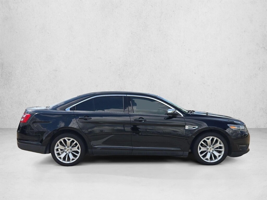 Used 2018 Ford Taurus Limited 4dr Car