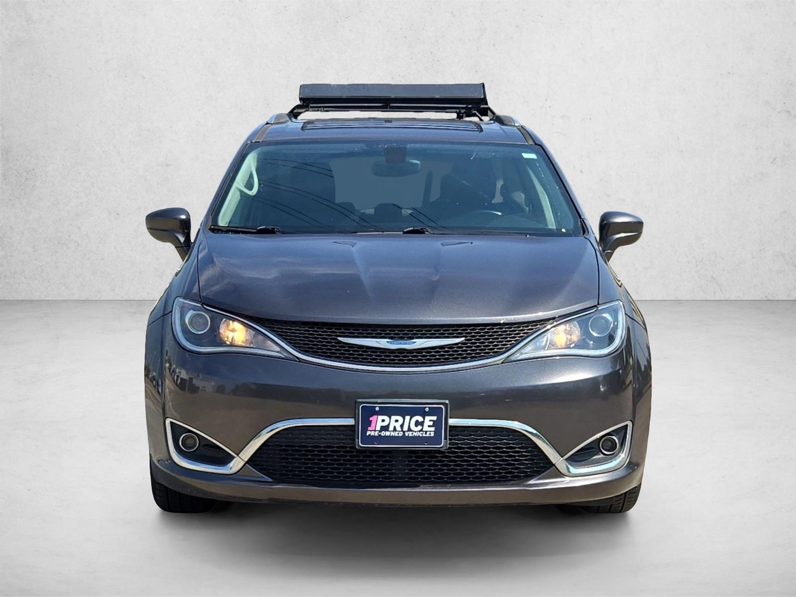 Used 2018 Chrysler Pacifica Touring L Mini-van Passenger