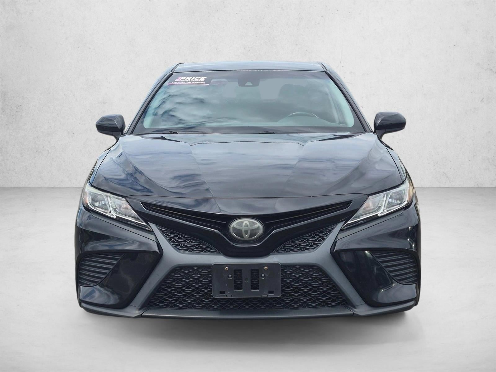 Used 2018 Toyota Camry SE with VIN 4T1B11HK4JU155674 for sale in Pinellas Park, FL