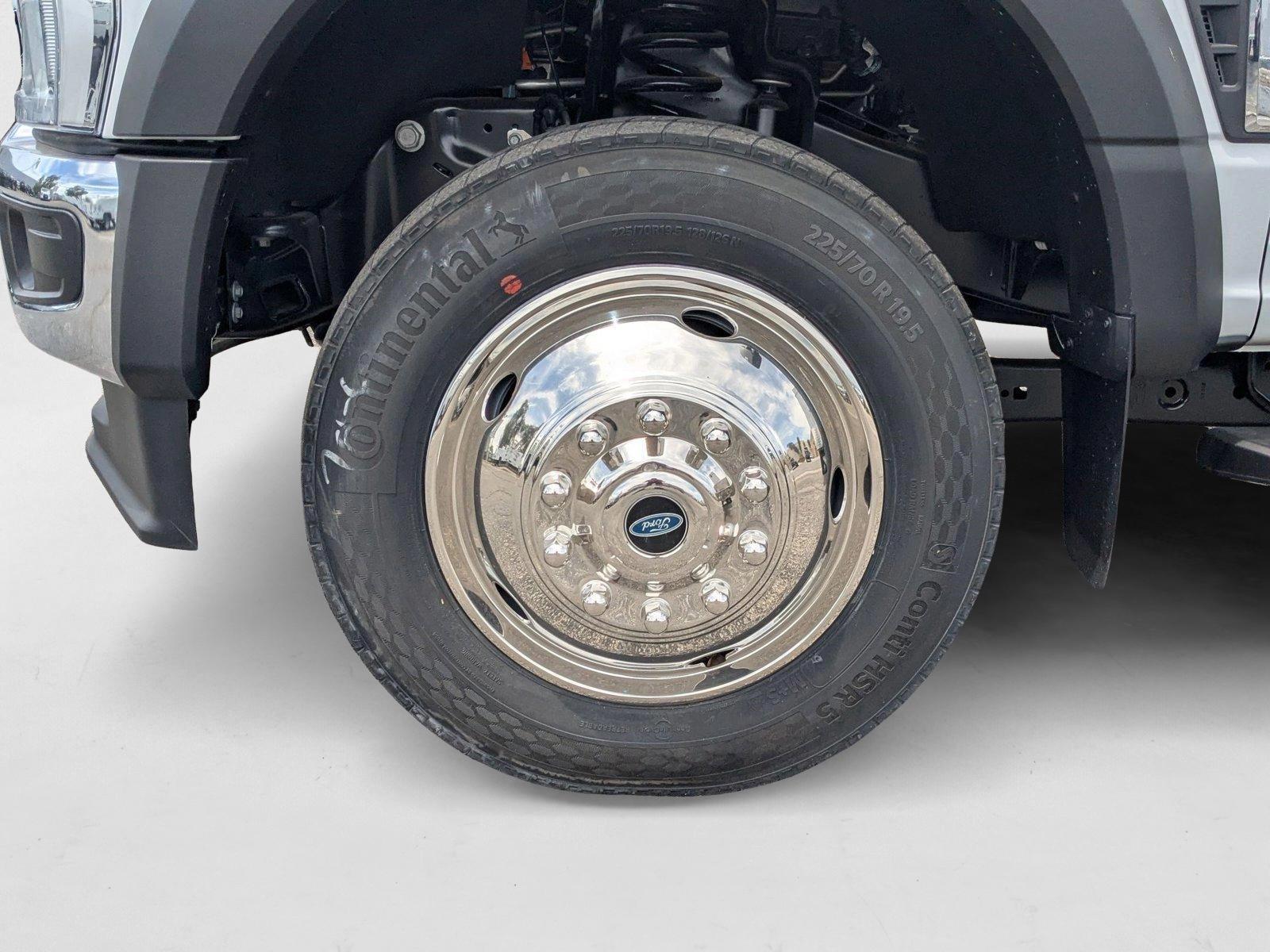 2024 Ford F-550 Super Duty Chassis Cab XL - Photo 10