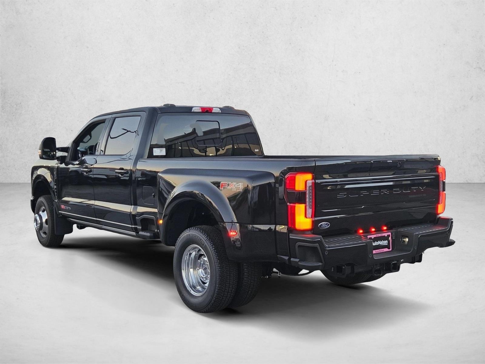 2026 Ford F-350 Super Duty Platinum - Photo 9