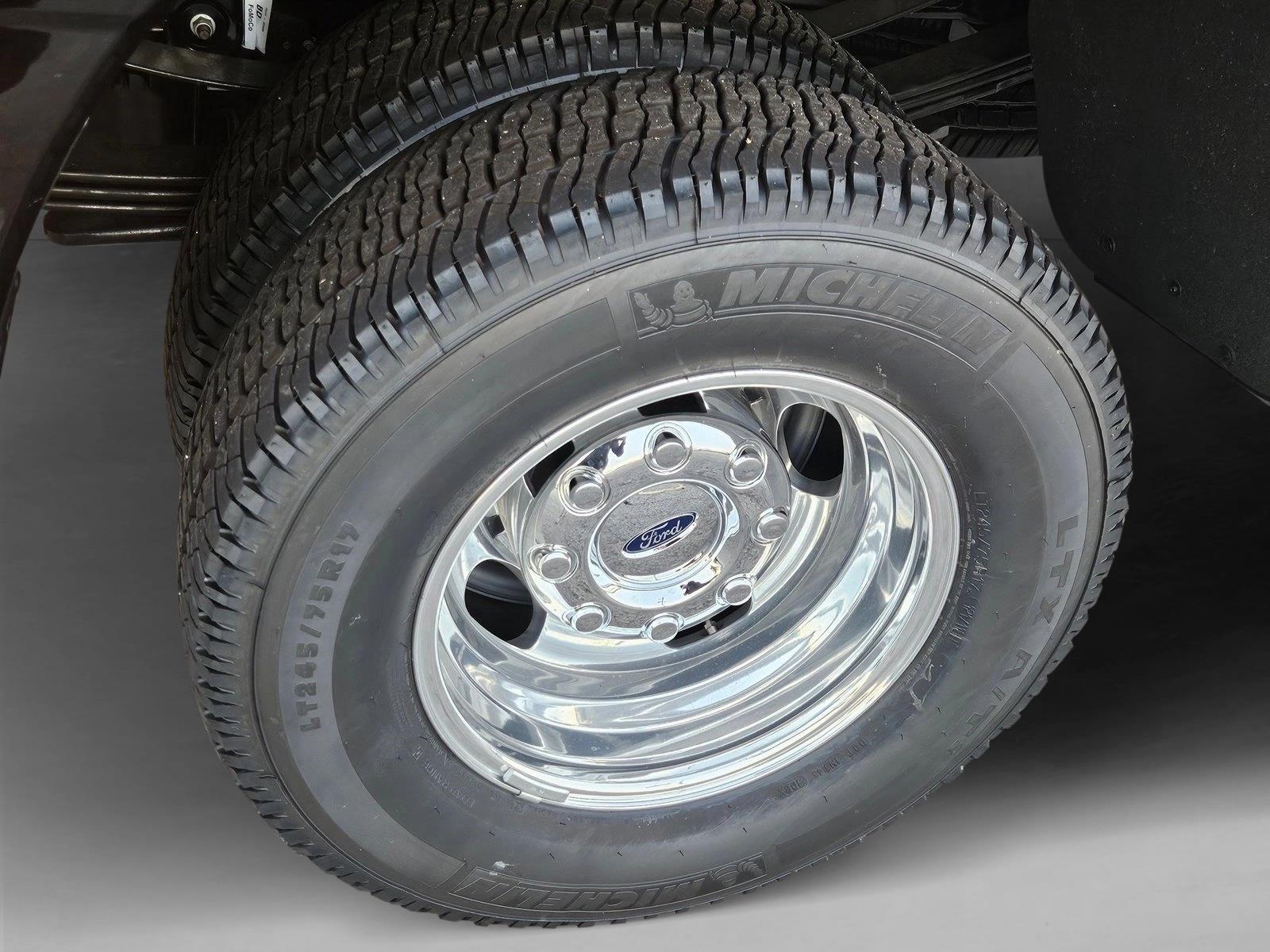 2026 Ford F-350 Super Duty Platinum - Photo 10