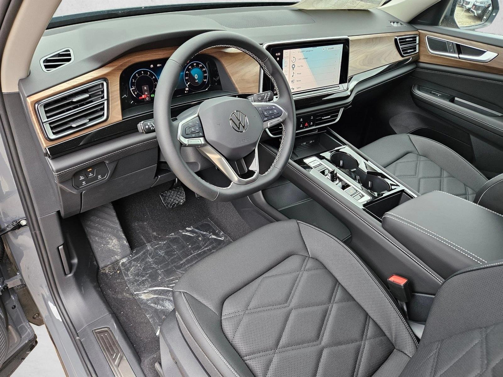 2026 Volkswagen Atlas SE w/Tech - Photo 3