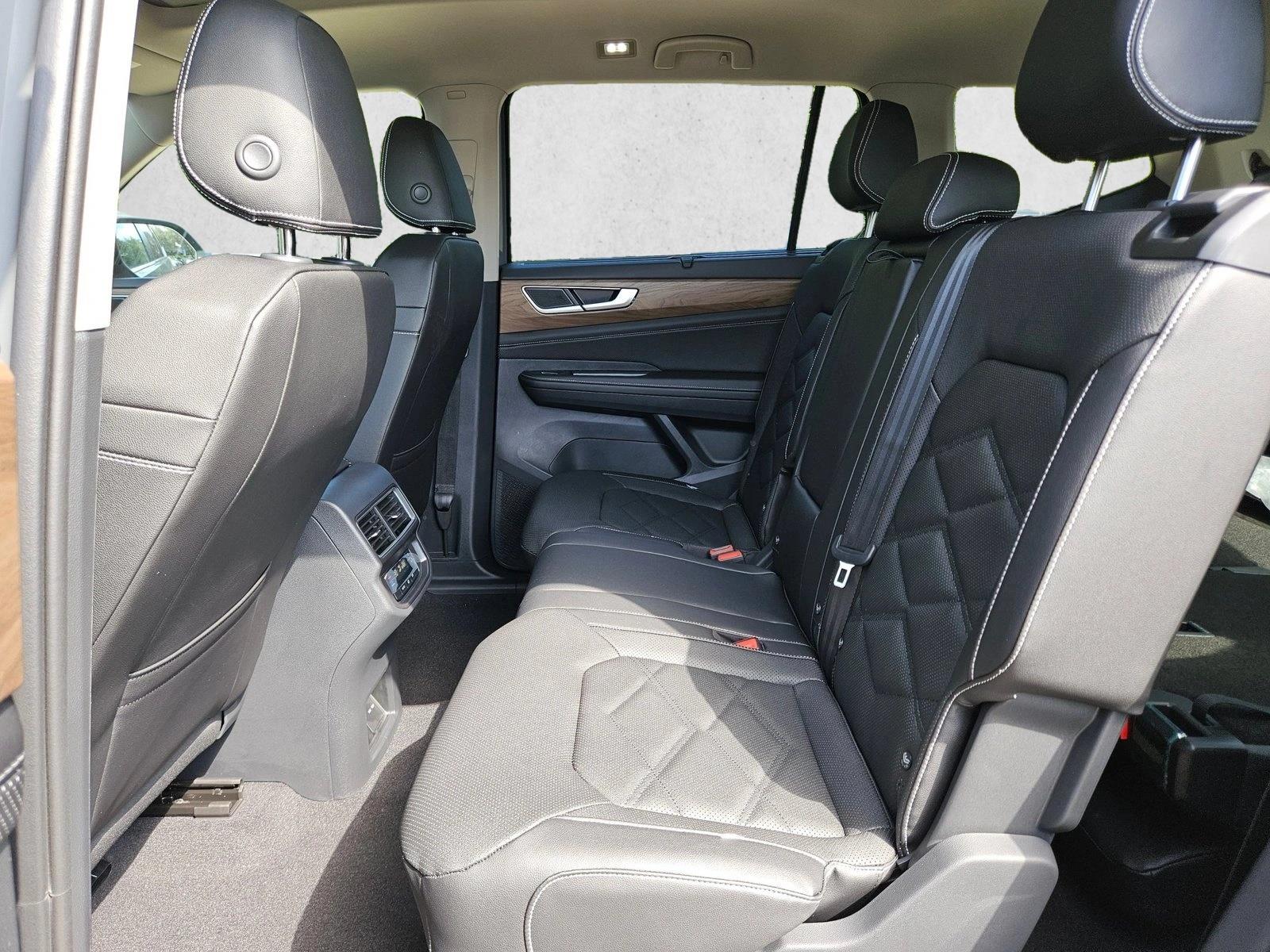 2026 Volkswagen Atlas SE w/Tech - Photo 14