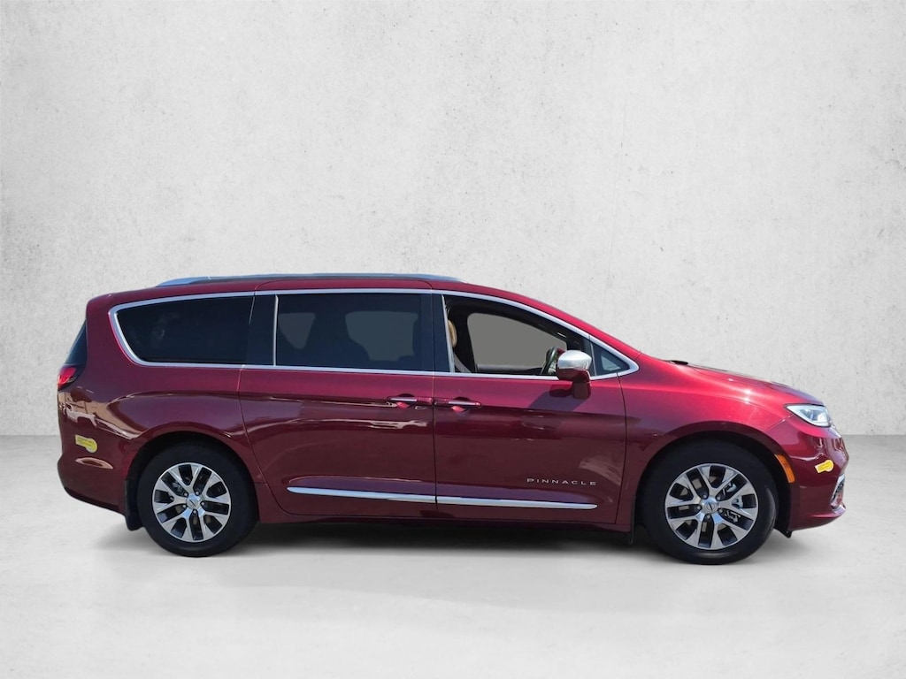 Used 2022 Chrysler Pacifica Hybrid Pinnacle Van Passenger Van