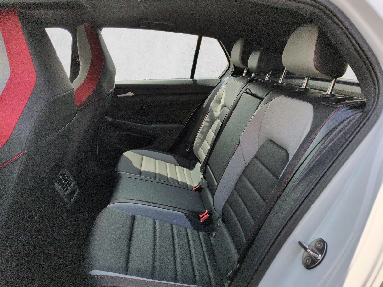 2026 Volkswagen Golf GTI SE - Photo 16