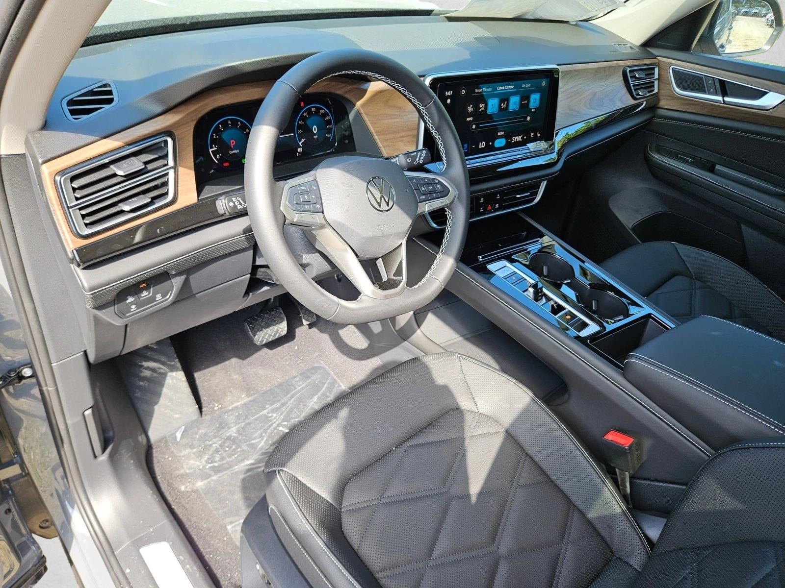 New 2026 Volkswagen Atlas SE w/Technology SUV