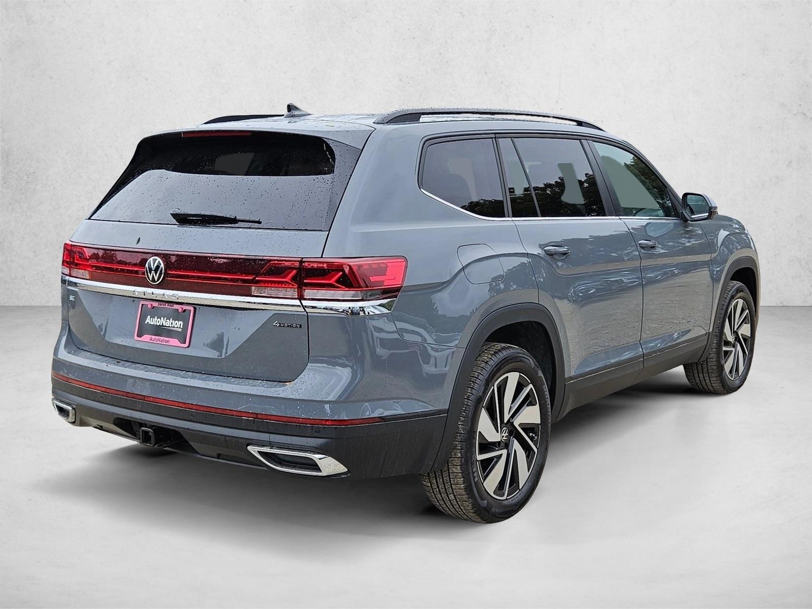 2026 Volkswagen Atlas SE w/Tech - Photo 2