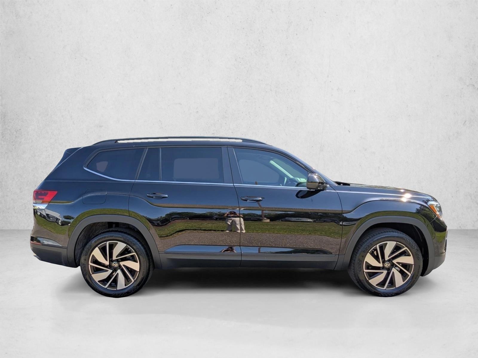 New 2026 Volkswagen Tiguan SE R-Line Black Sport Utility
