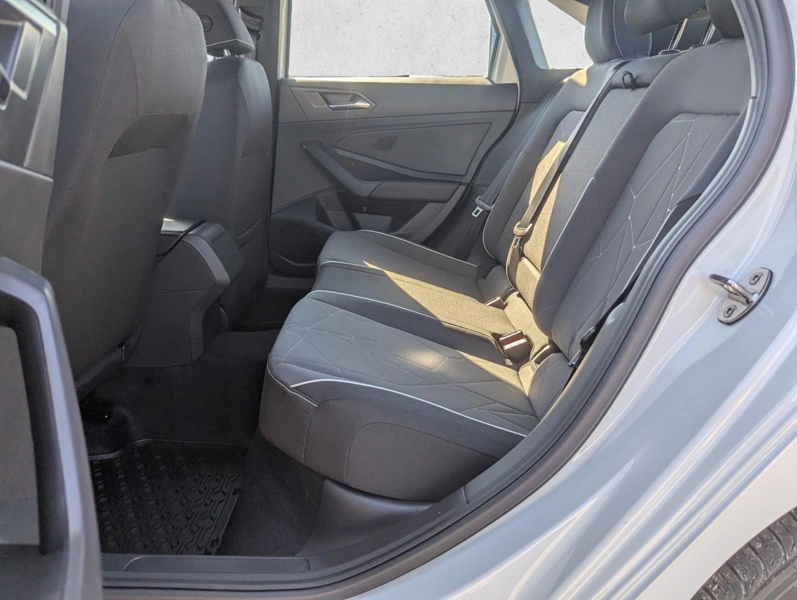 2026 Volkswagen Jetta Sport - Photo 14