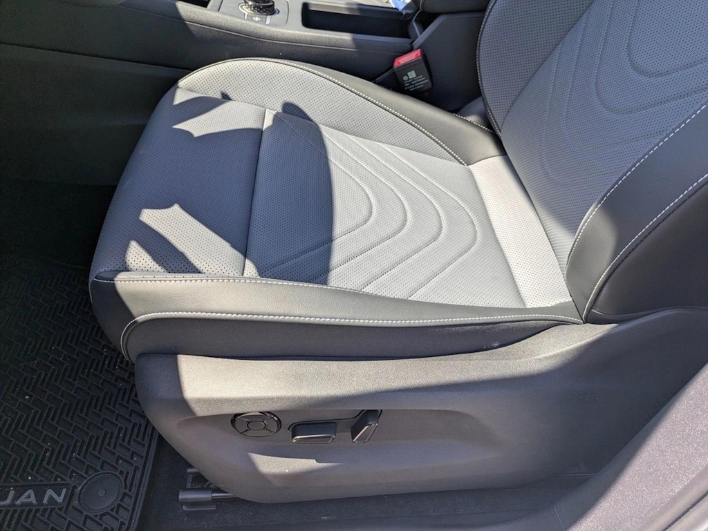 New 2026 Volkswagen Tiguan SE R-Line Black Sport Utility