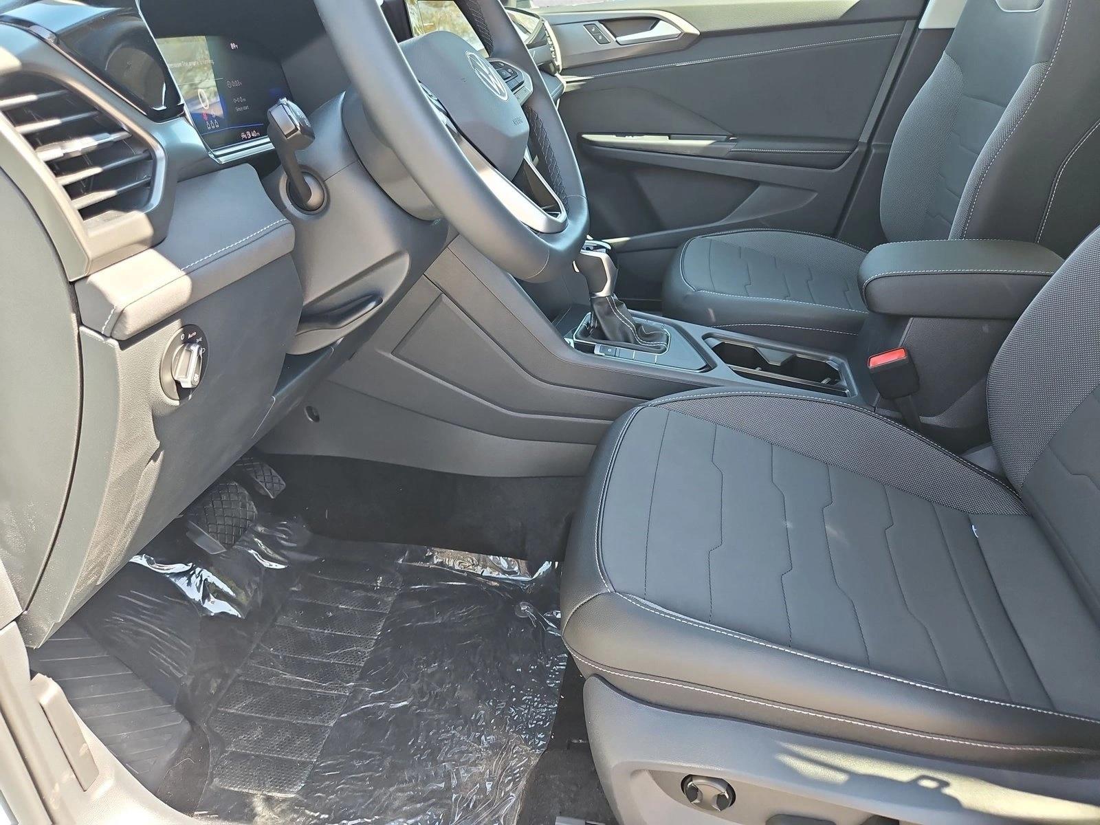 New 2027 Volkswagen Taos 1.5T SE Black SUV