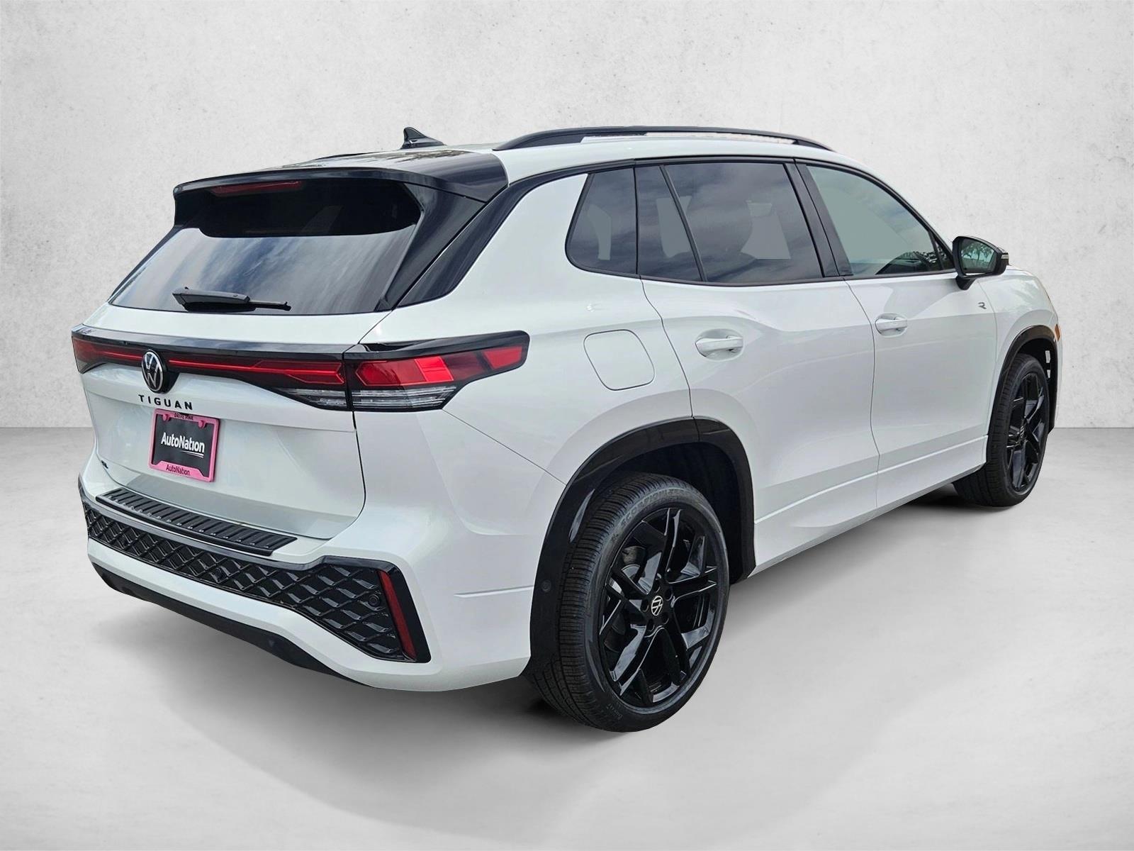 New 2026 Volkswagen Tiguan SE R-Line Black SUV