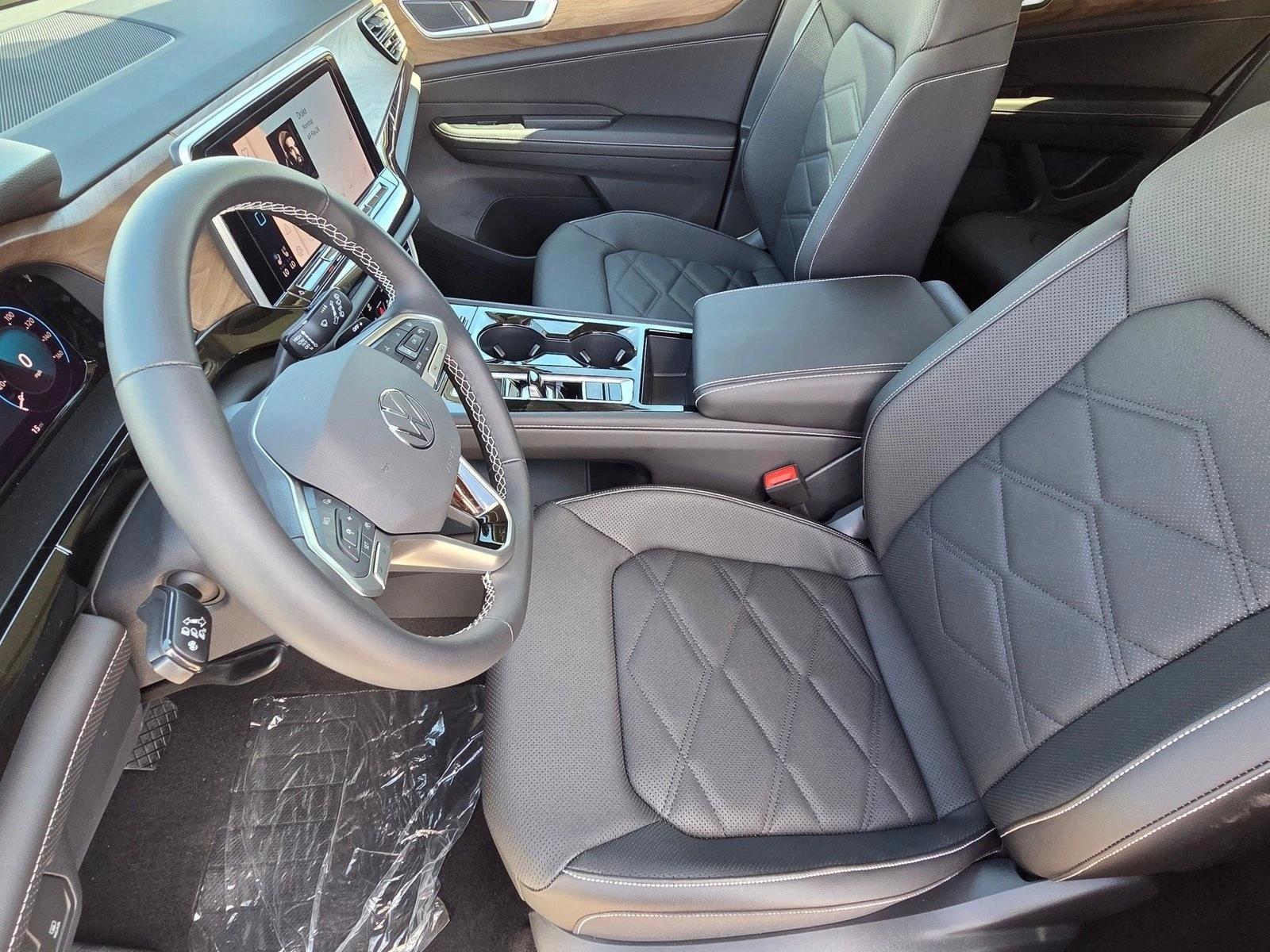 New 2026 Volkswagen Atlas SE w/Technology SUV