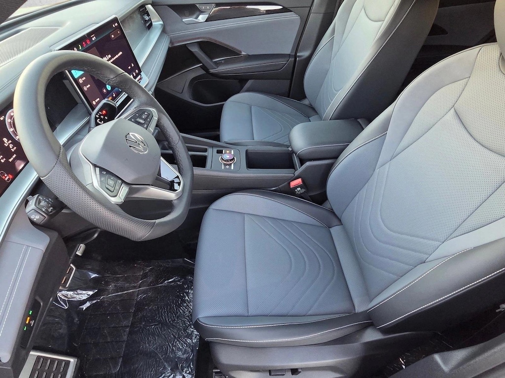 New 2026 Volkswagen Tiguan SE R-Line Black SUV