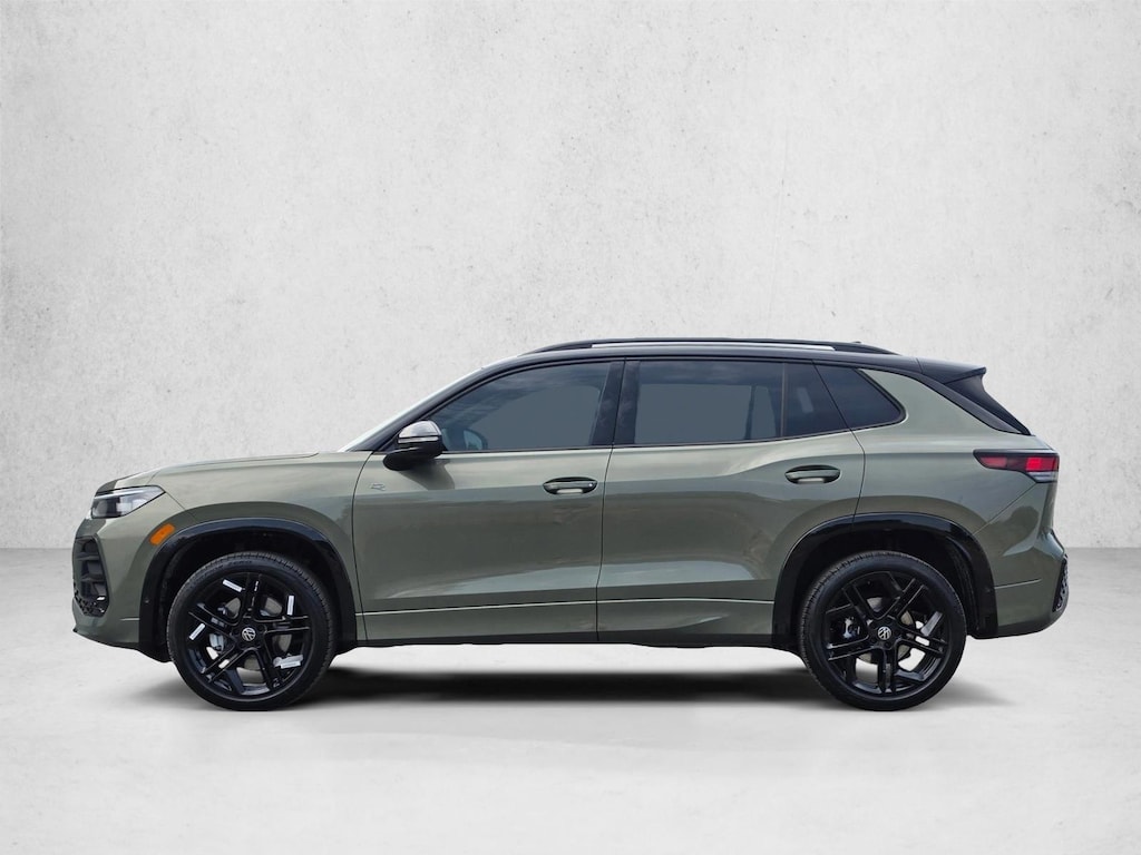 New 2026 Volkswagen Tiguan SE R-Line Black SUV