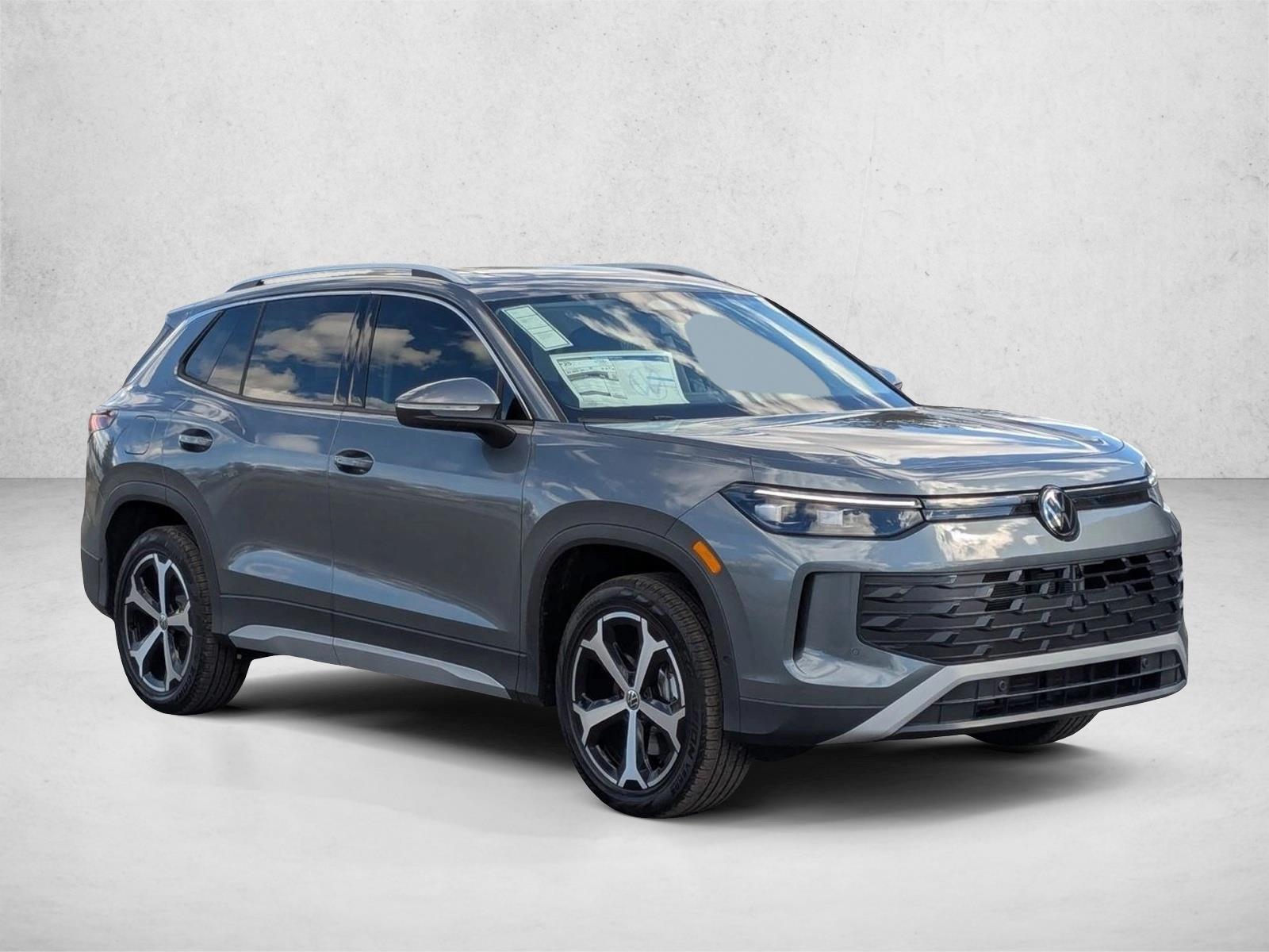 New 2026 Volkswagen Tiguan SE SUV