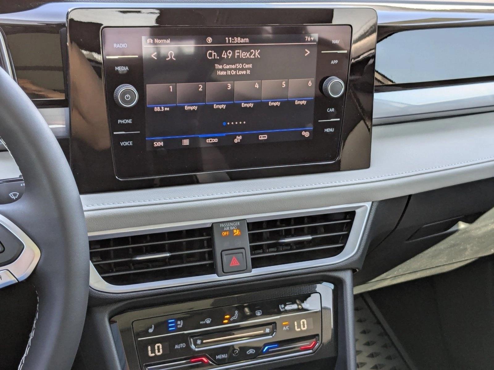 2025 Volkswagen Taos SEL - Photo 12
