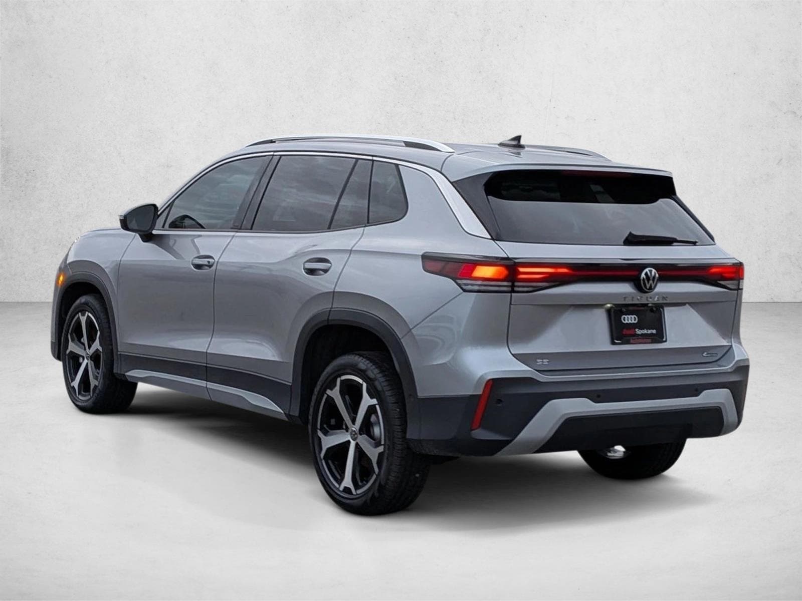 2026 Volkswagen Tiguan SE - Photo 8