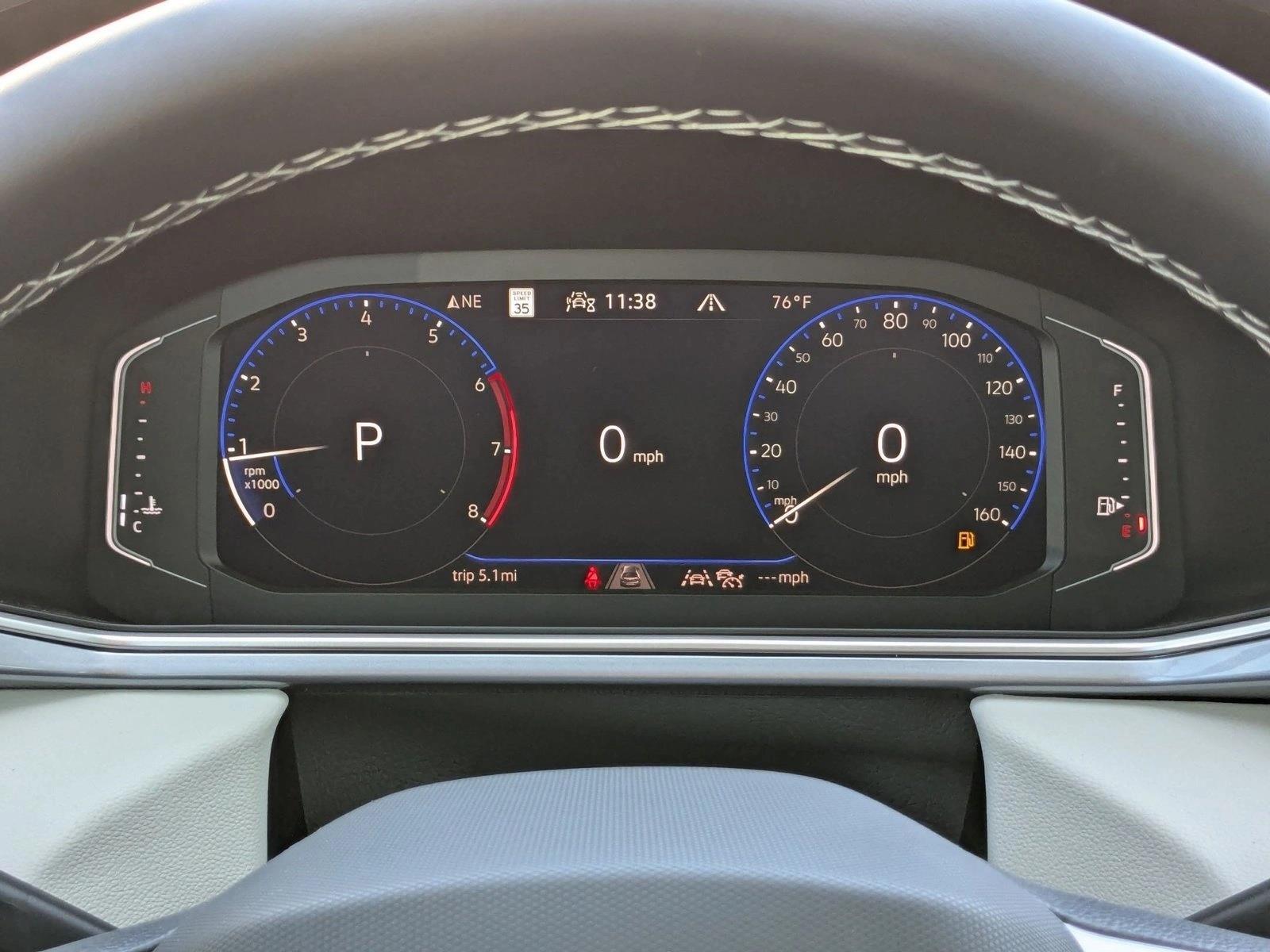 2025 Volkswagen Taos SEL - Photo 11