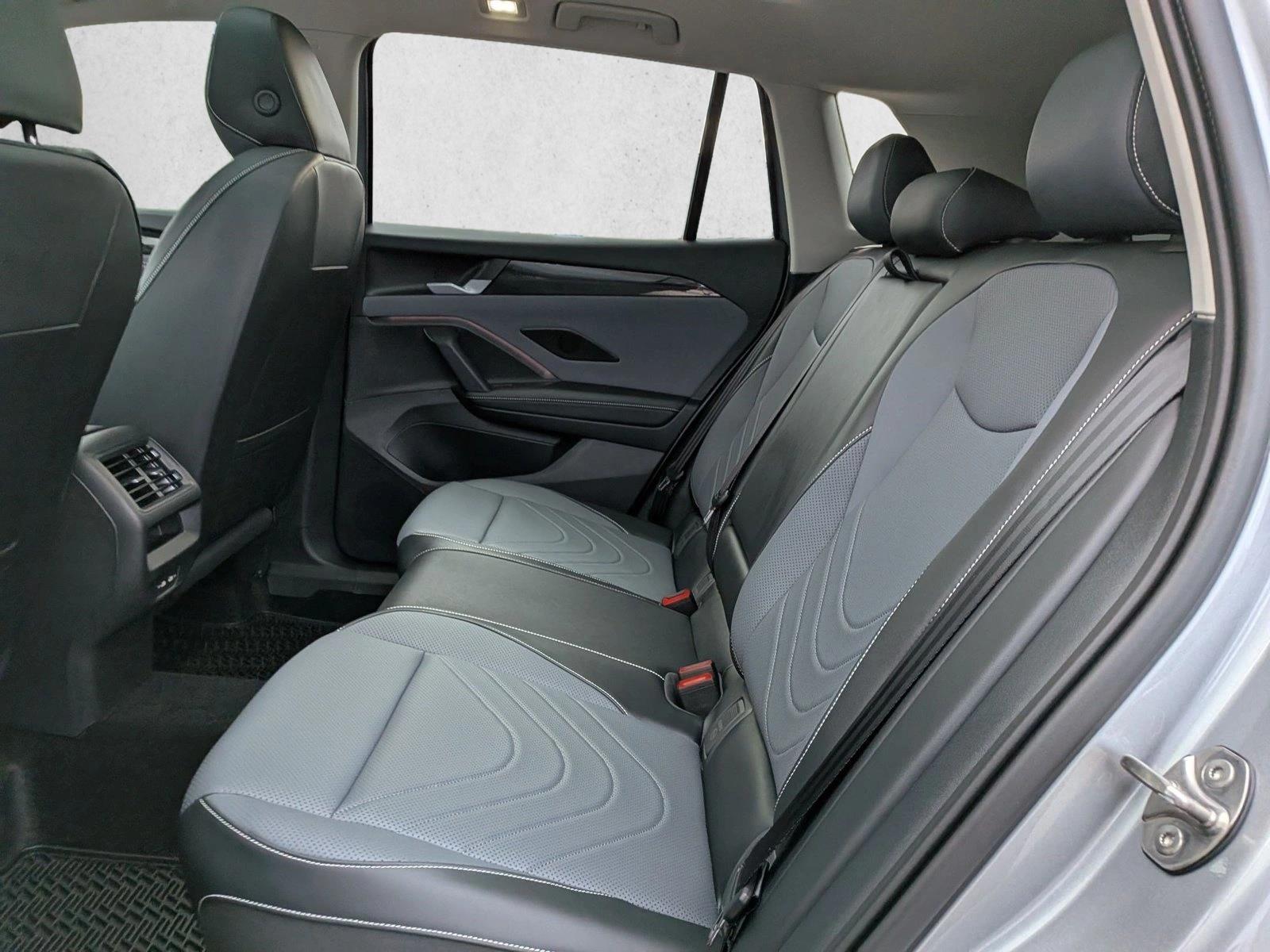 2026 Volkswagen Tiguan SE - Photo 16