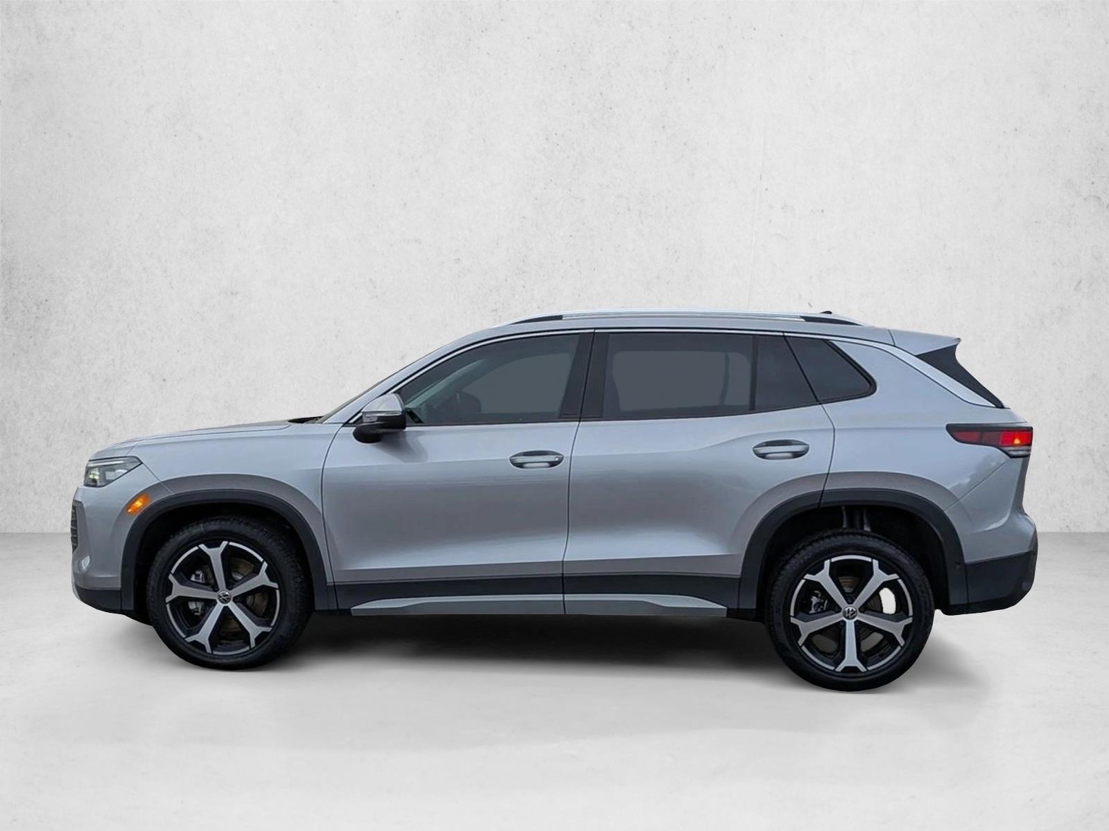 2026 Volkswagen Tiguan SE - Photo 9
