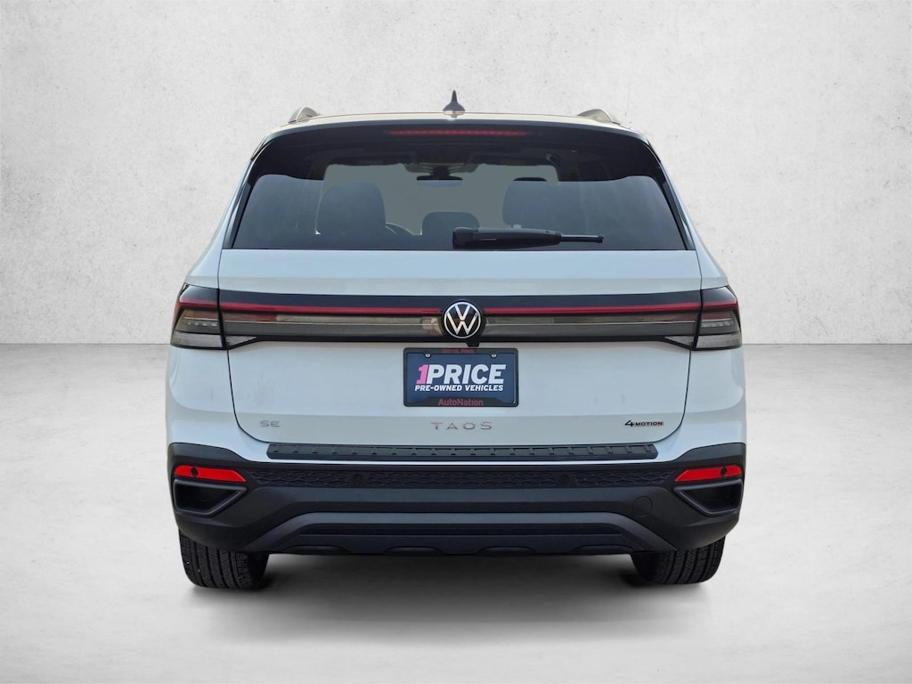 Used 2025 Volkswagen Taos 1.5T SE Black SUV