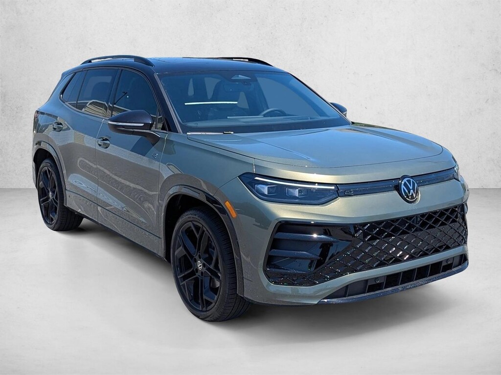 New 2026 Volkswagen Tiguan SE R-Line Black SUV