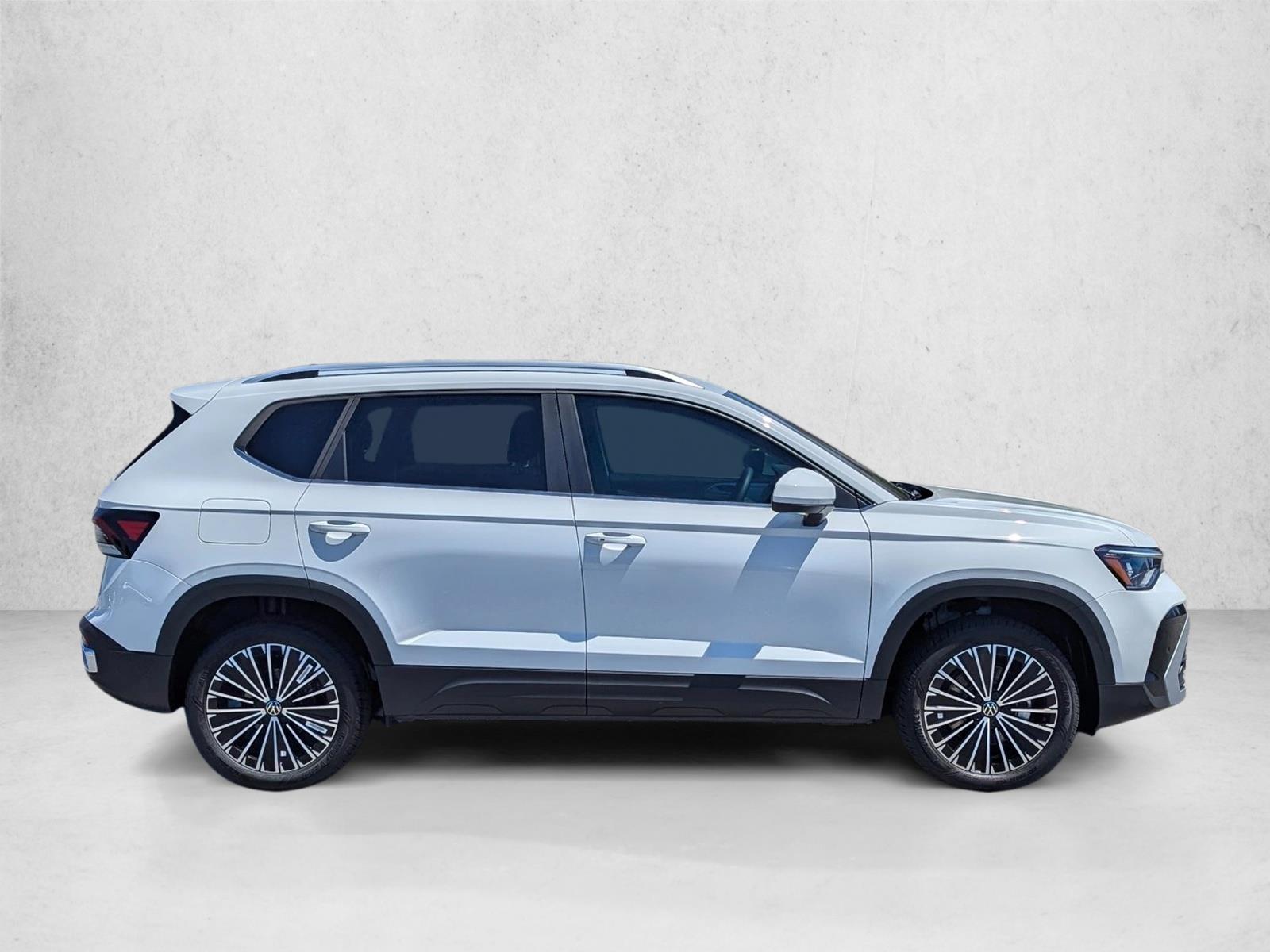 New 2026 Volkswagen Taos 1.5T SE SUV