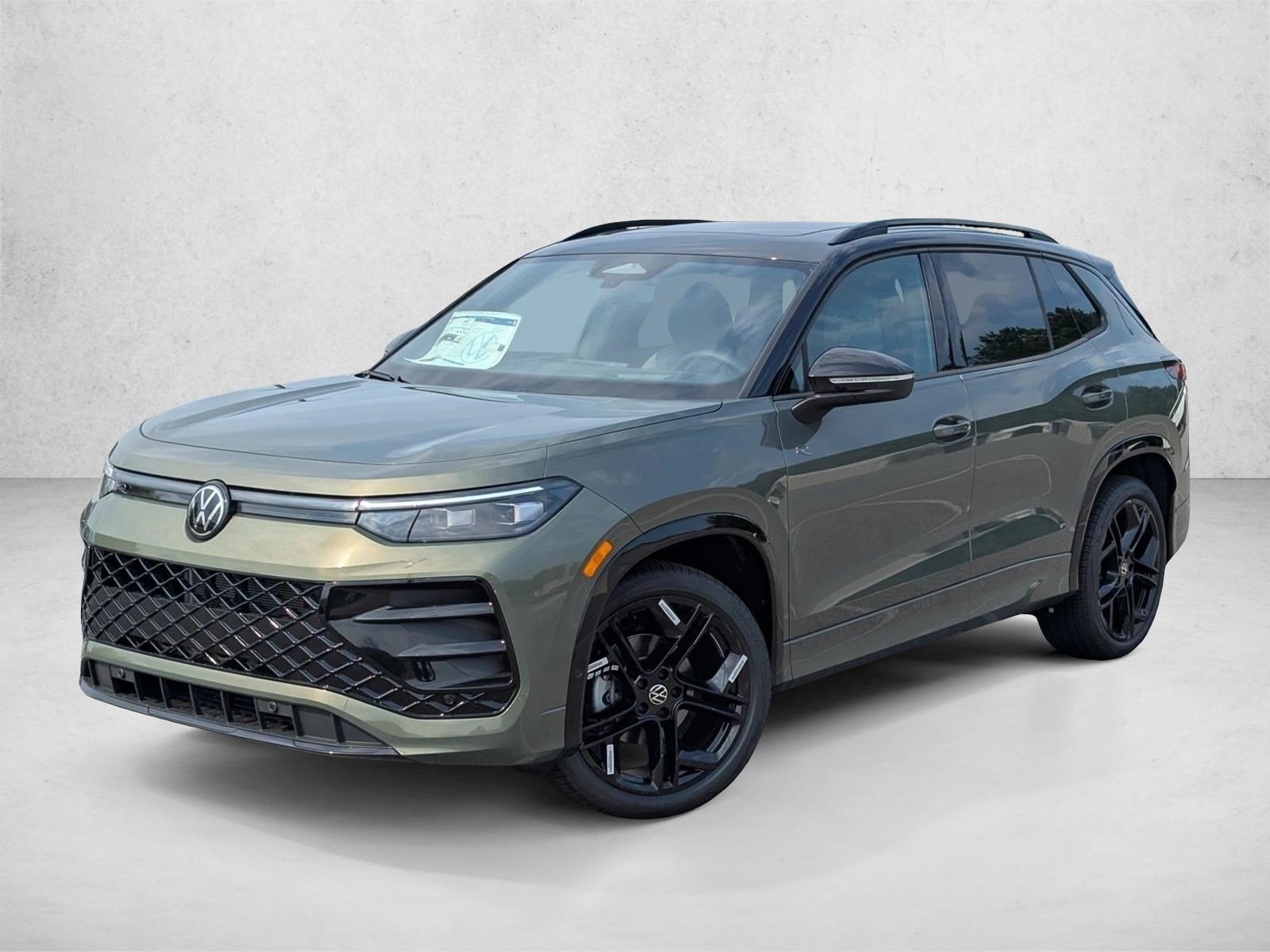 New 2026 Volkswagen Tiguan SE R-Line Black SUV