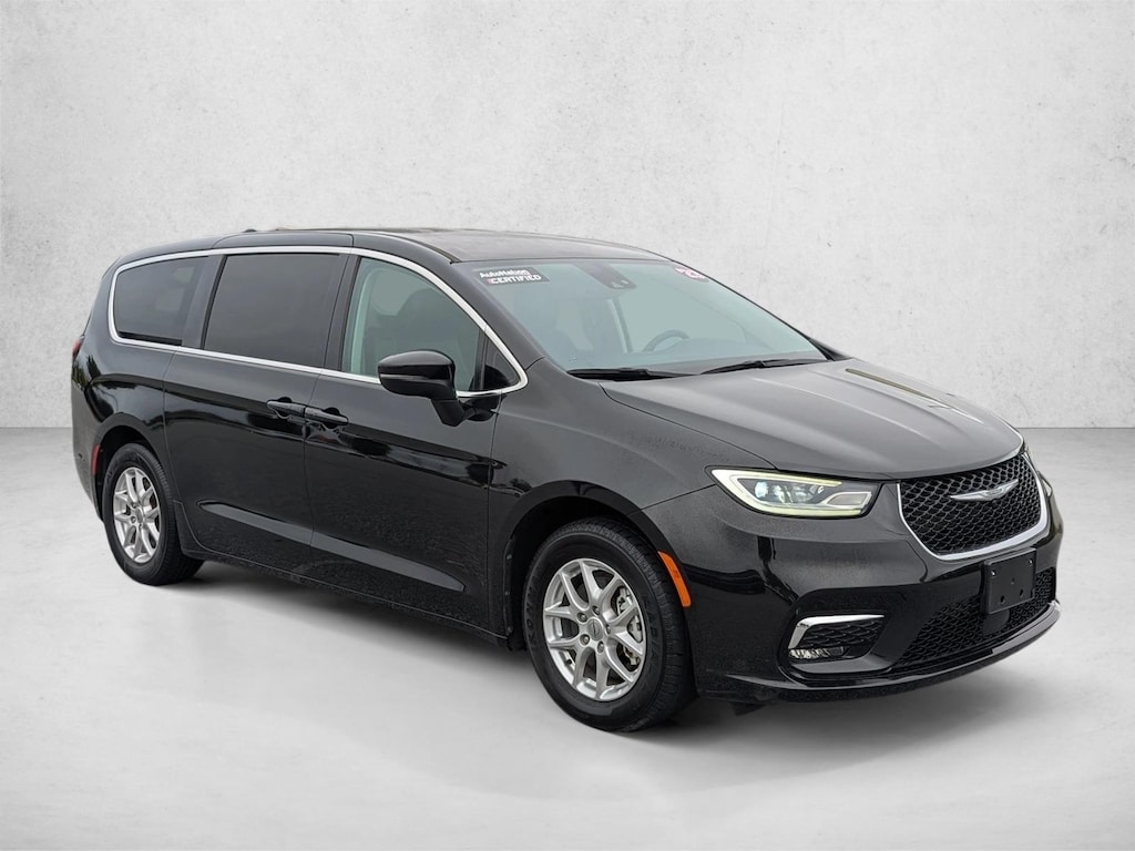 Used 2023 Chrysler Pacifica Touring L Van Passenger Van