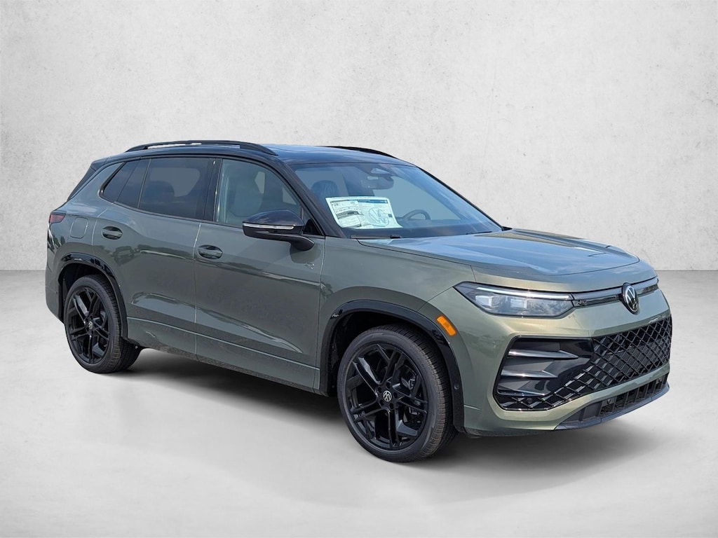 New 2026 Volkswagen Tiguan SE R-Line Black SUV