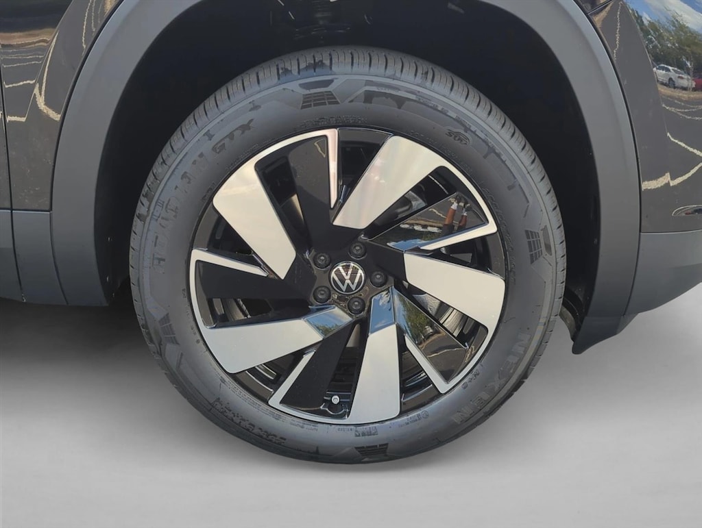 New 2026 Volkswagen Atlas Cross Sport SE w/Technology SUV