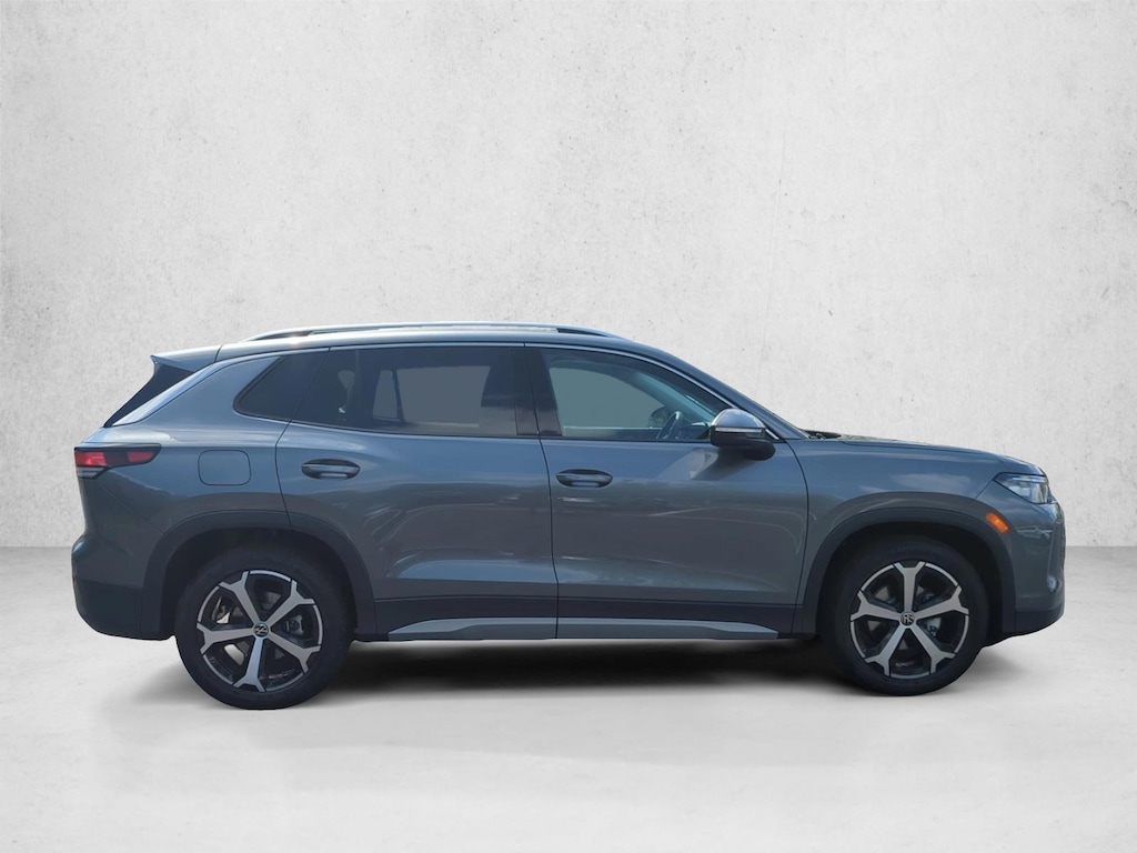 New 2026 Volkswagen Tiguan SE SUV