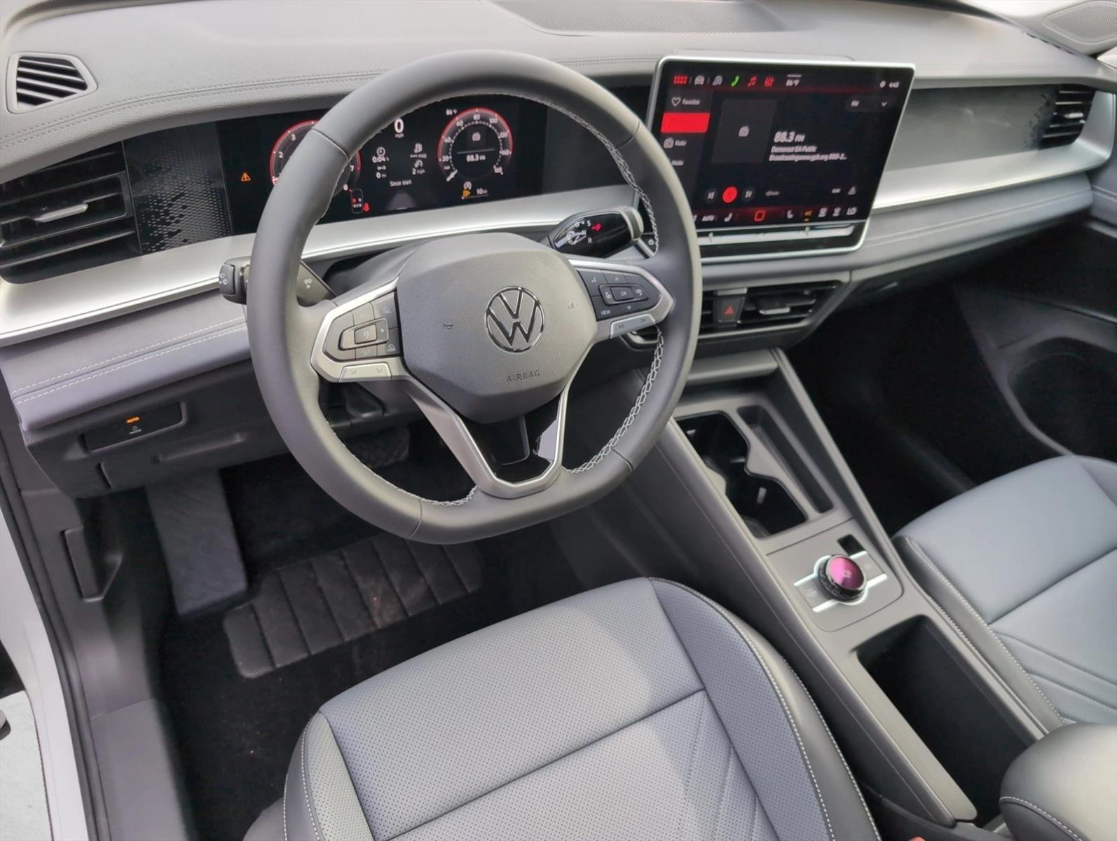 New 2026 Volkswagen Tiguan SE SUV