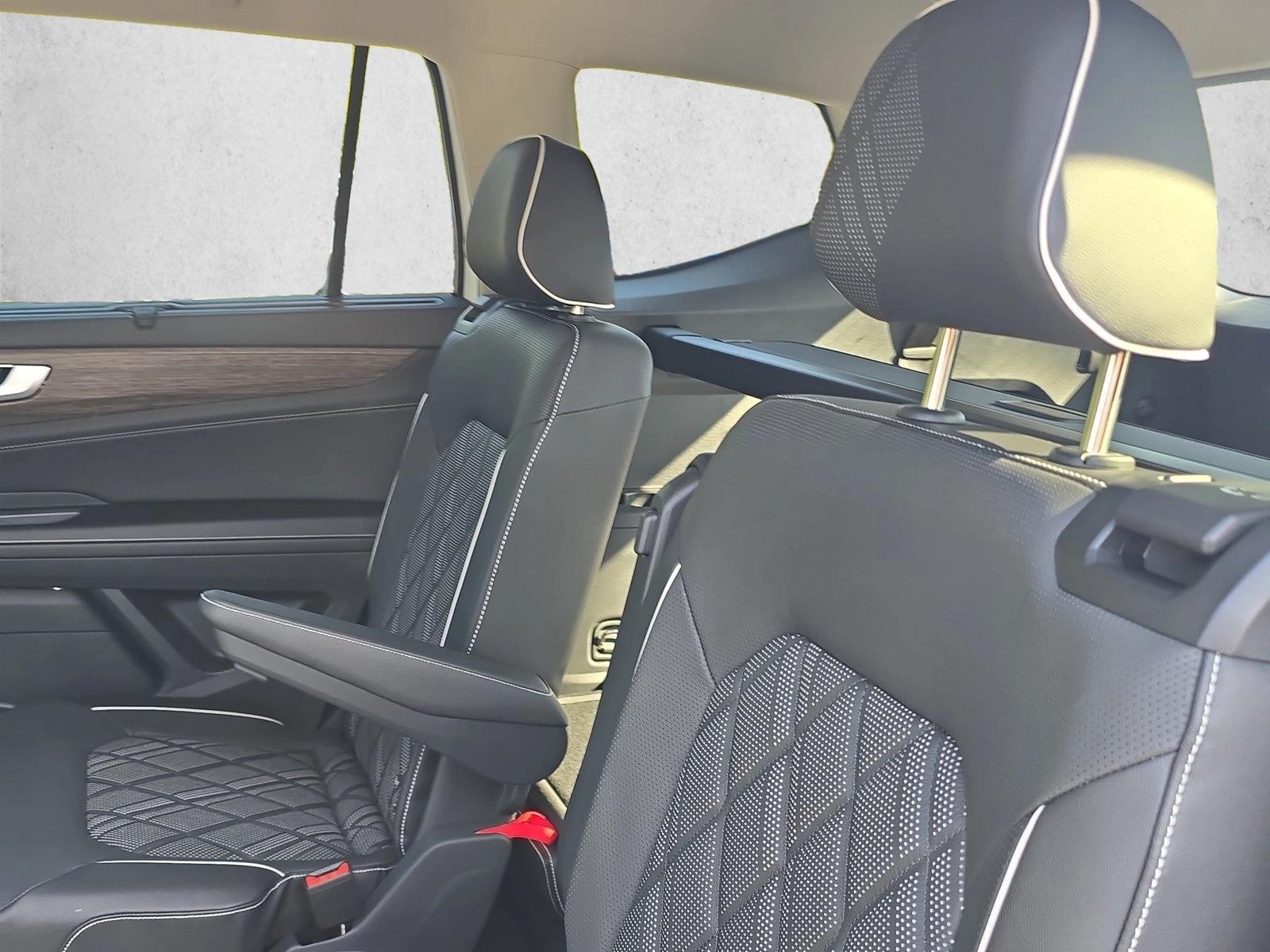 2026 Volkswagen Atlas SEL Premium R-Line - Photo 16