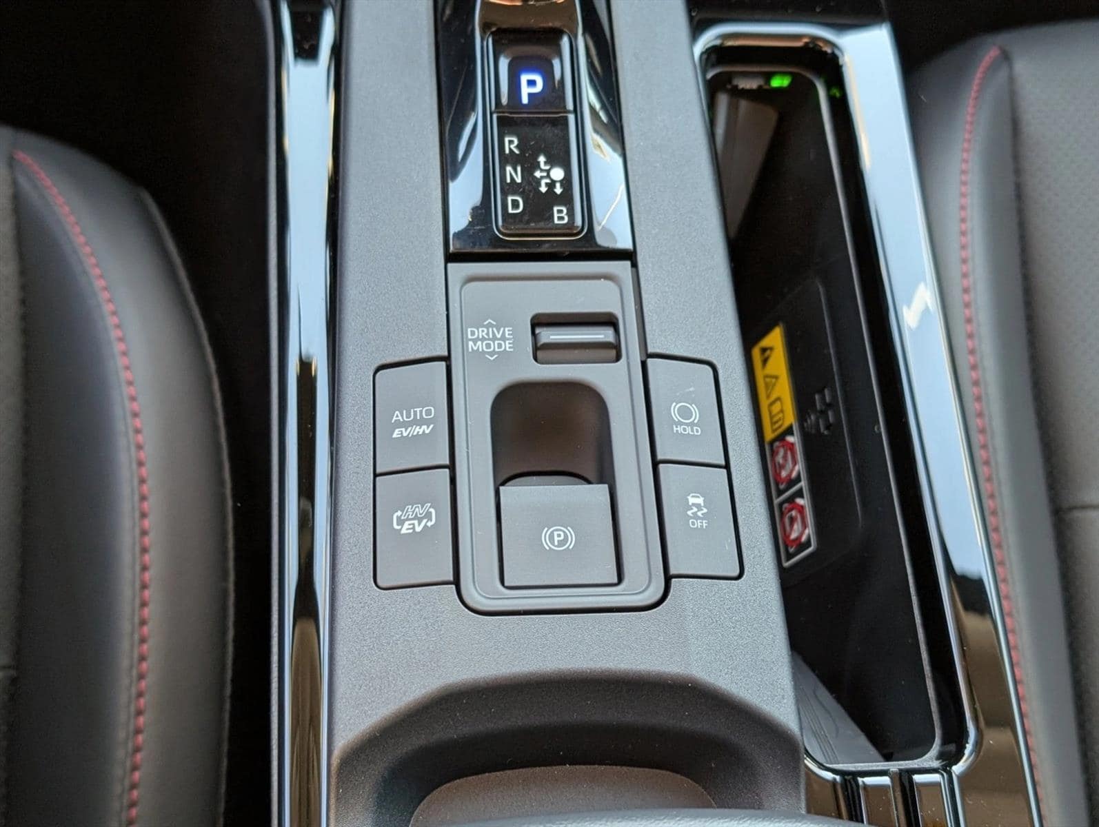 2026 Toyota Prius Plug-in Hybrid XSE - Photo 20
