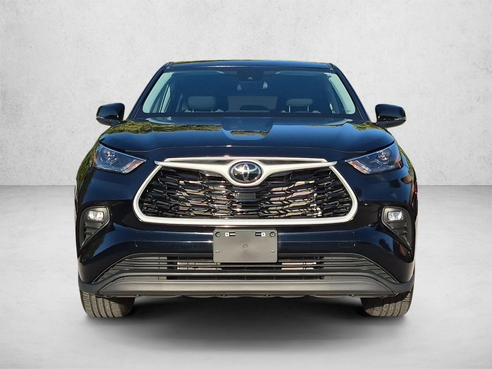Used 2024 Toyota Highlander LE Sport Utility