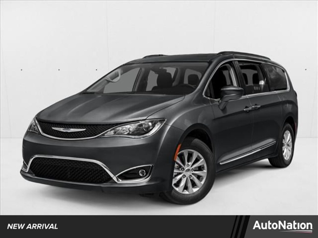 Used 2017 Chrysler Pacifica Touring-L Mini-van Passenger