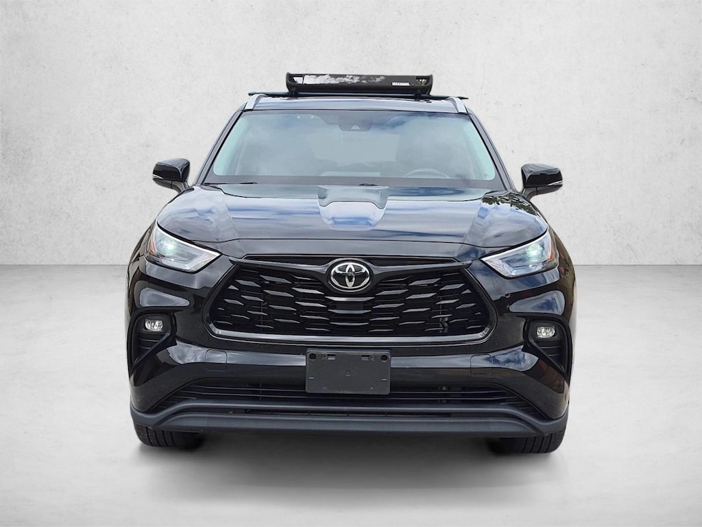 Used 2022 Toyota Highlander XLE Sport Utility