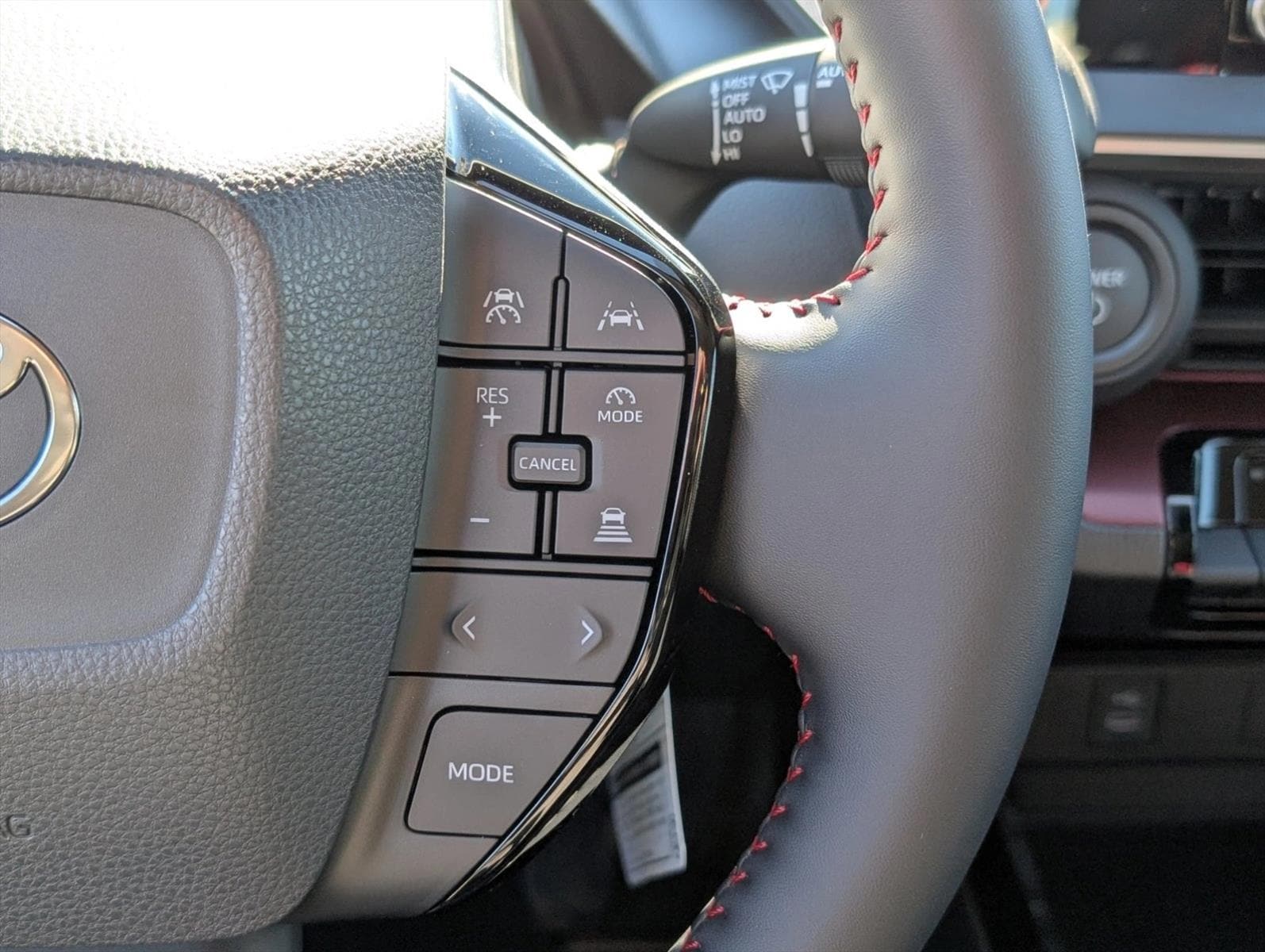 2026 Toyota Prius Plug-in Hybrid XSE - Photo 18