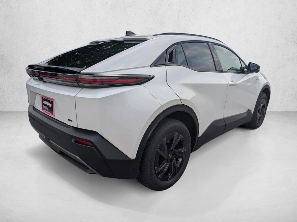 Used 2026 Toyota C-HR SE Sport Utility